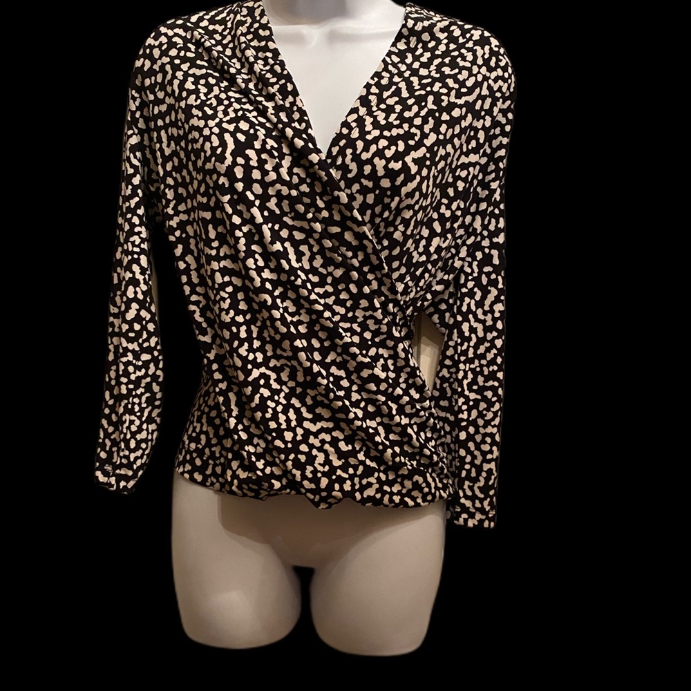 NEW! Black & white surplice wrap top S